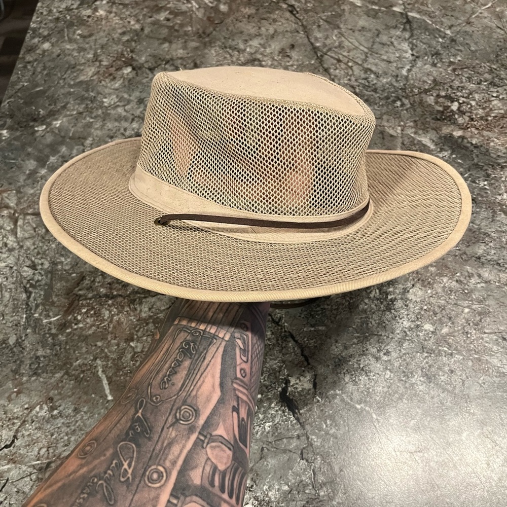 Hat chapeau
